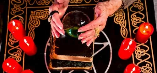 Bola de cristal para la adivinación